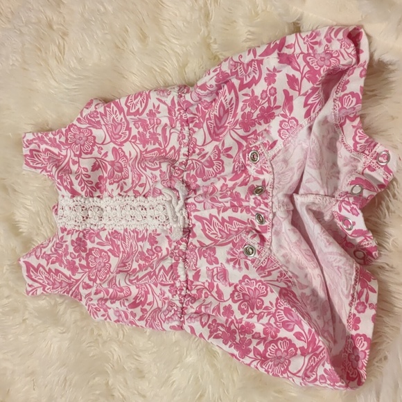 Carter's pink and white romper size 6 months - Picture 4 of 11